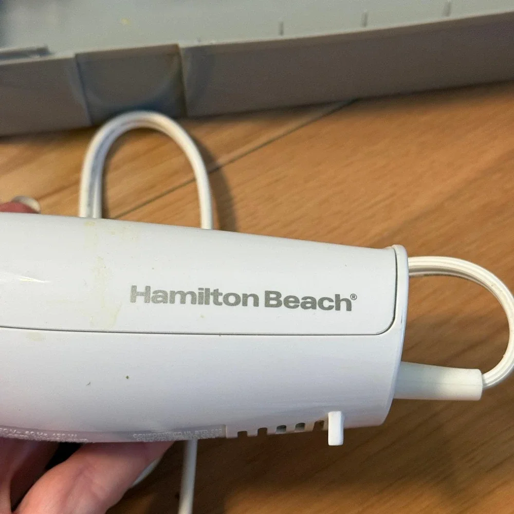 Hamilton Beach Electric Knife 74251 White With Carving Fork and Case EK11 120W
